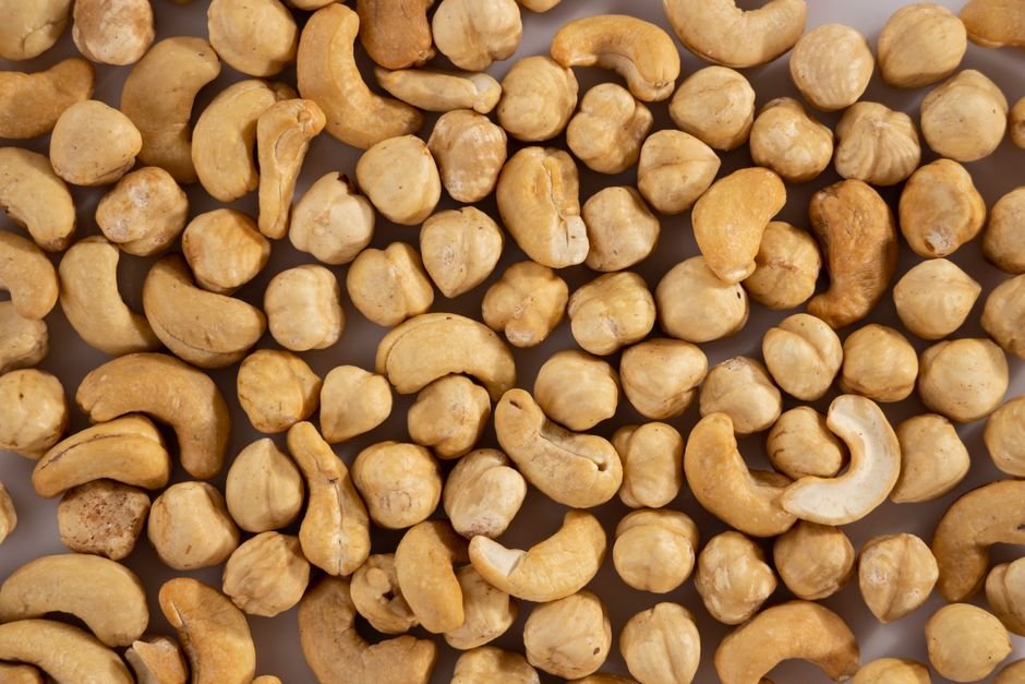 roasted salted macadamia nuts