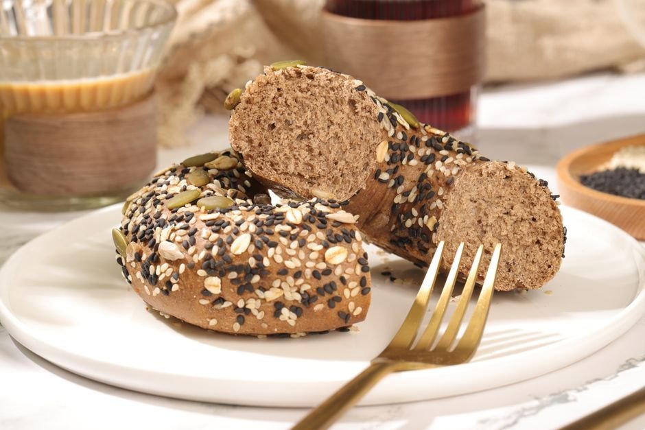 whole wheat bagel