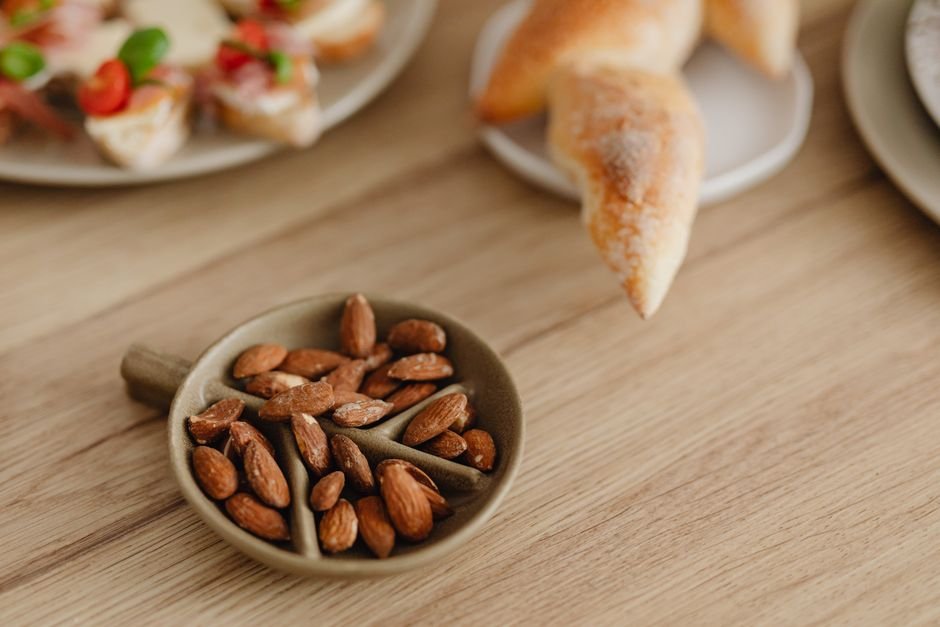 almonds daily serving limits