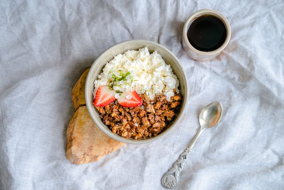 How much cottage cheese can you eat daily on a high-protein diet