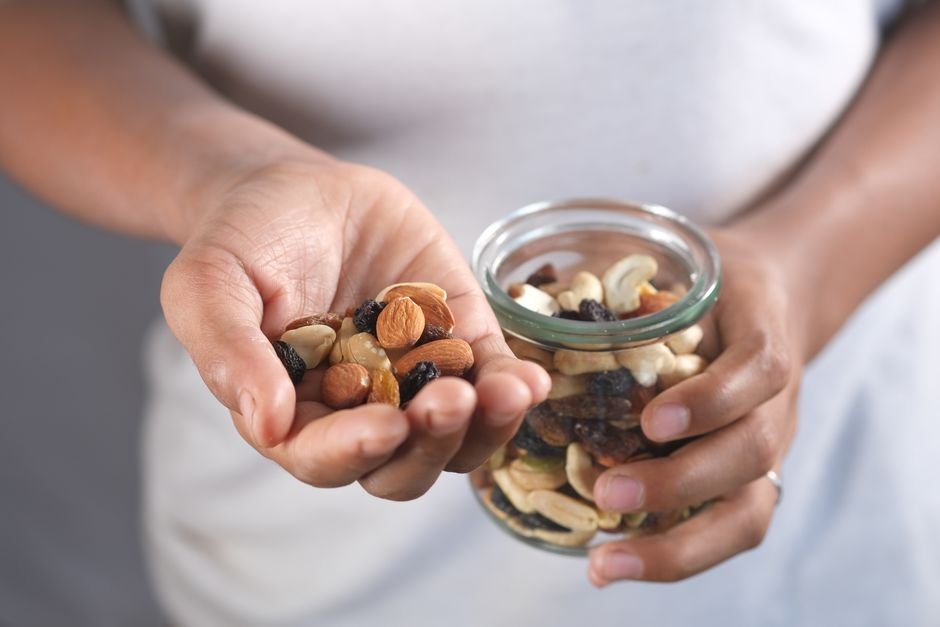 Can You Eat Nuts and Lose Weight: Daily Portion Guidelines nutrition facts