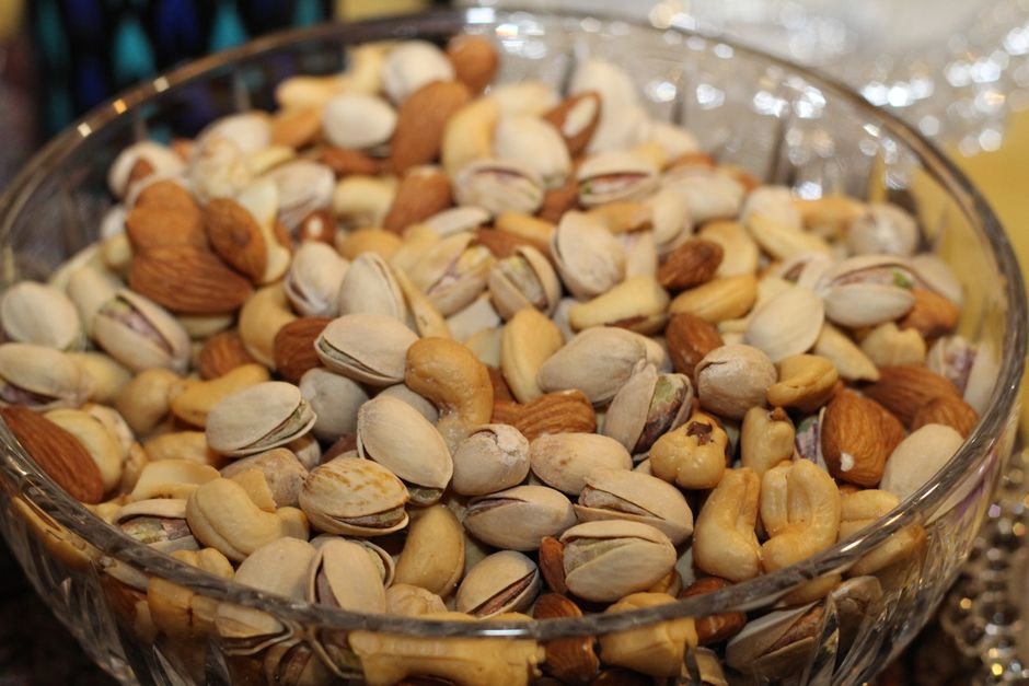 mixed nuts (unrestricted snacking)