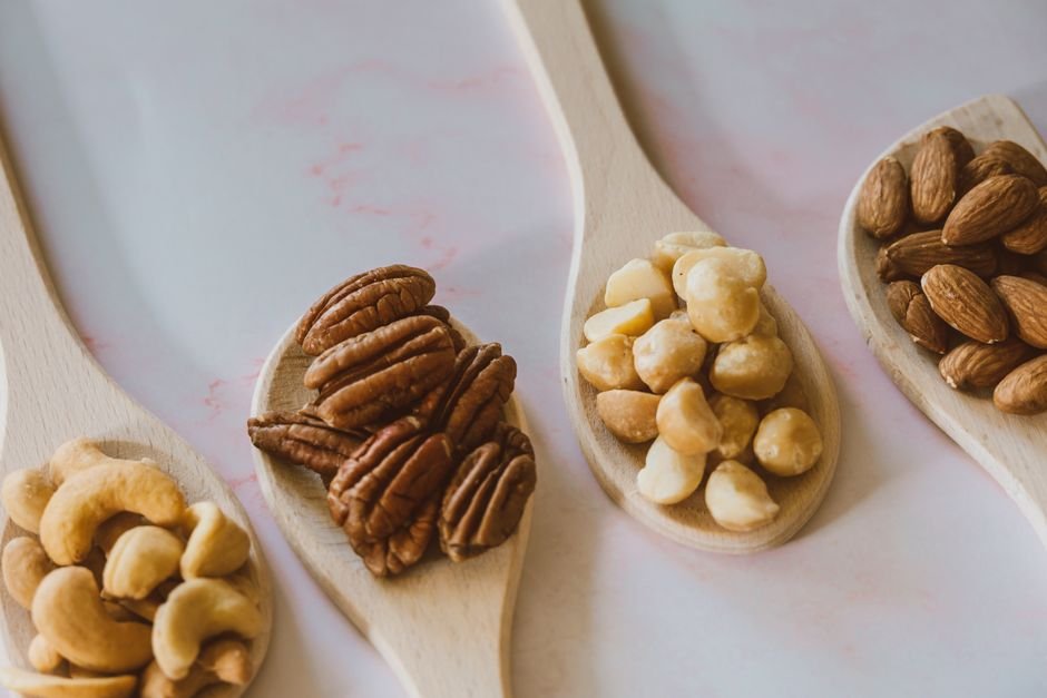 unrestricted nut consumption